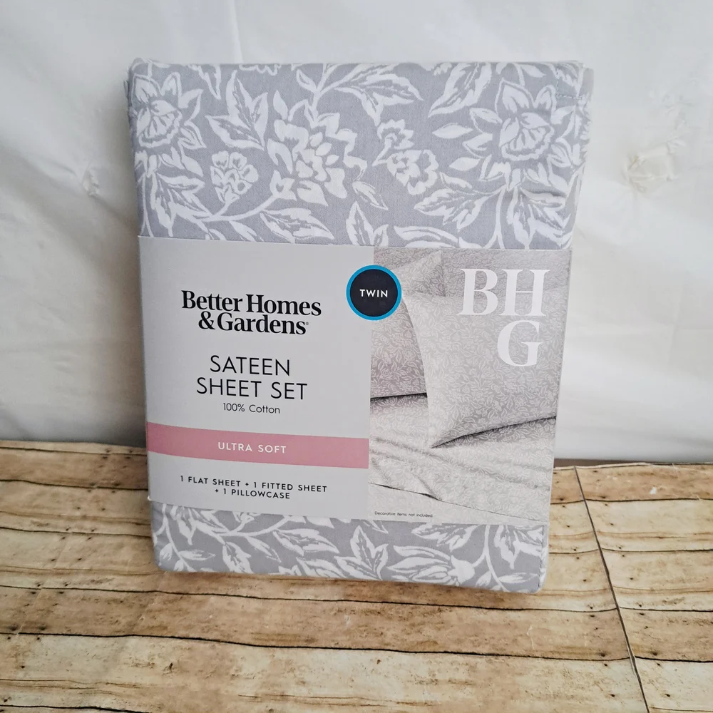 Better Homes & Gardens 300 TC Twin  Floral Sateen Sheet Set in Light Gray